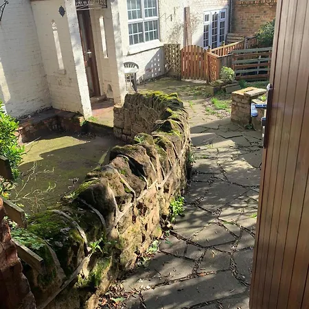 Antic Cottage For Family Nottingham Exterior photo